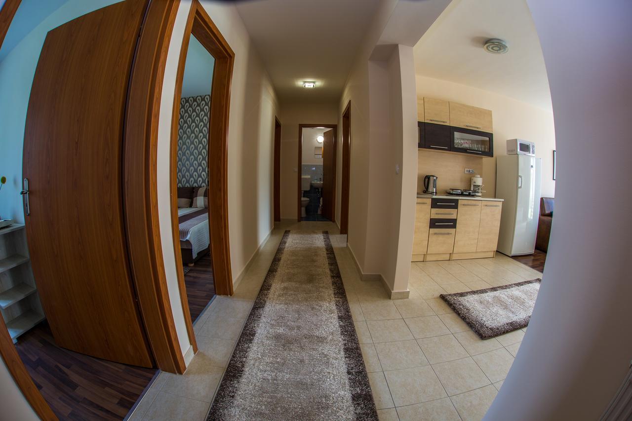 Aqua Line Apartmanhaz ไฮจ์ดุสโซบอสโล ภายนอก รูปภาพ